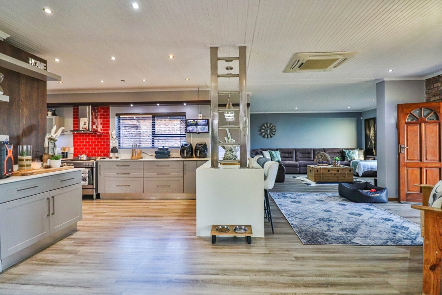 3 Bedroom Property for Sale in Lovemore Park Eastern Cape